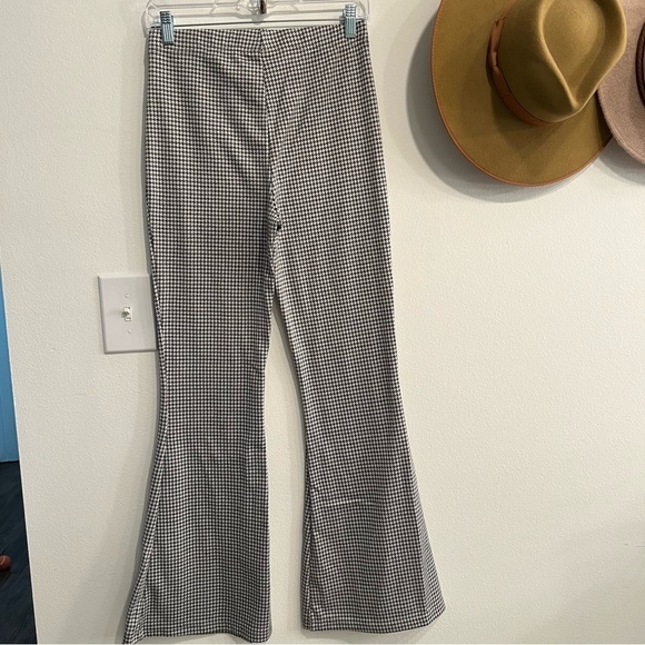 Wild Fable Green and White Patterned Flares - Picture 4 of 4